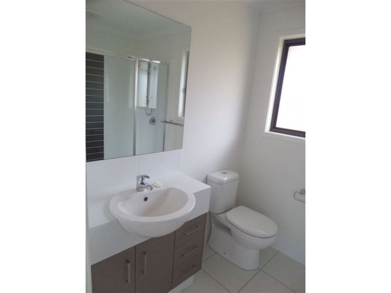 1/1 Eales Road, Rural View QLD 4740