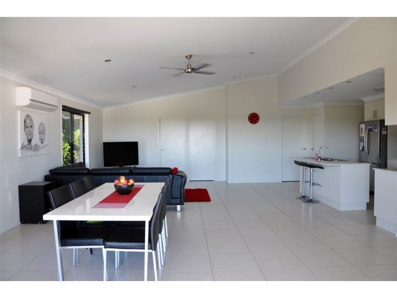 37 Village Circuit, Eimeo QLD 4740