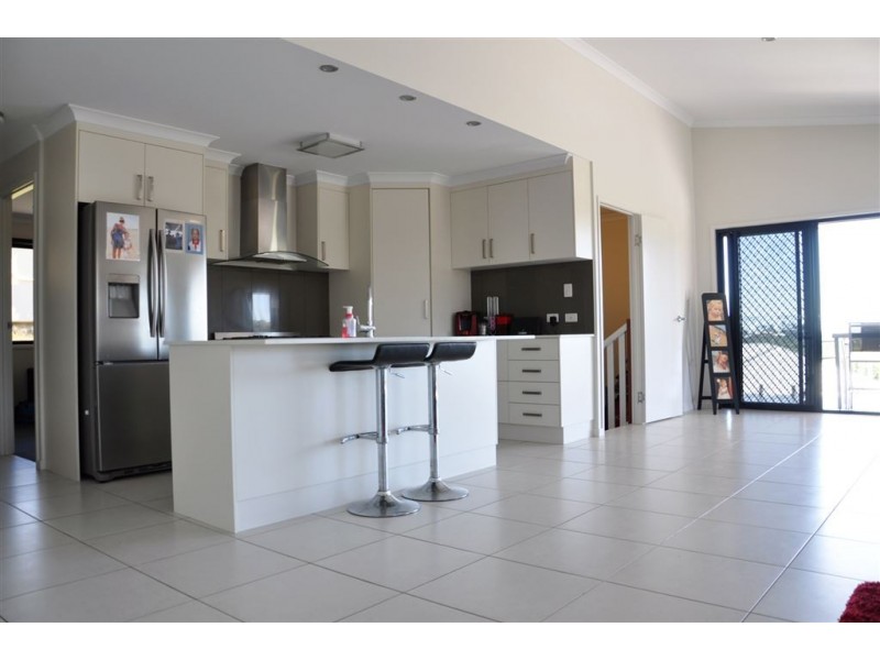 37 Village Circuit, Eimeo QLD 4740