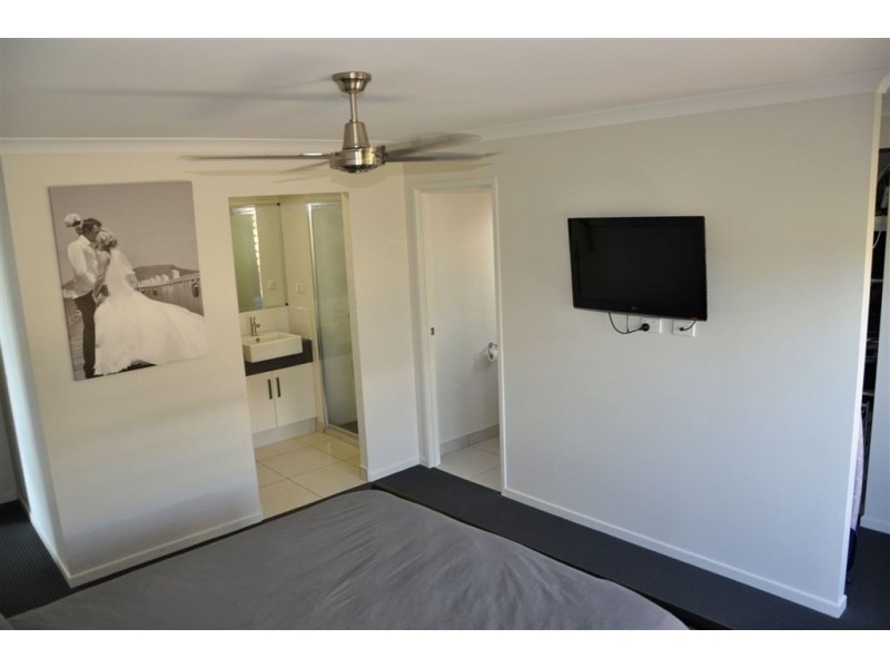 37 Village Circuit, Eimeo QLD 4740