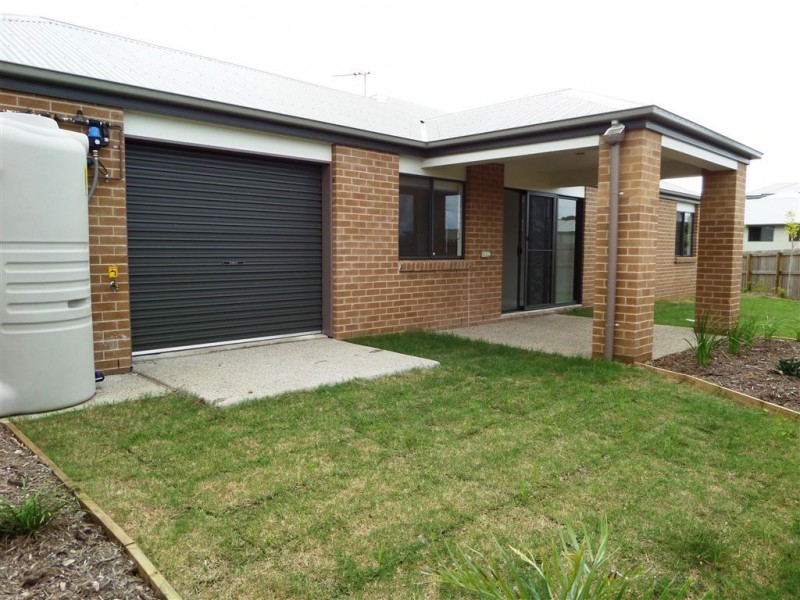 2/1 Eales Road, Rural View QLD 4740