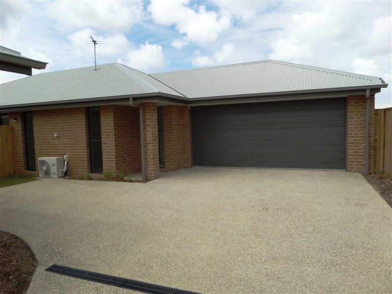 2/1 Eales Road, Rural View QLD 4740