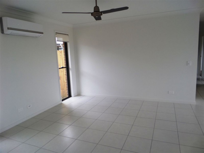 2/1 Eales Road, Rural View QLD 4740