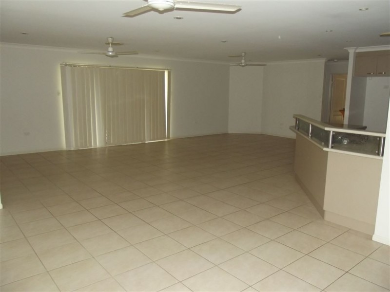 32 Monash Way, Ooralea QLD 4740