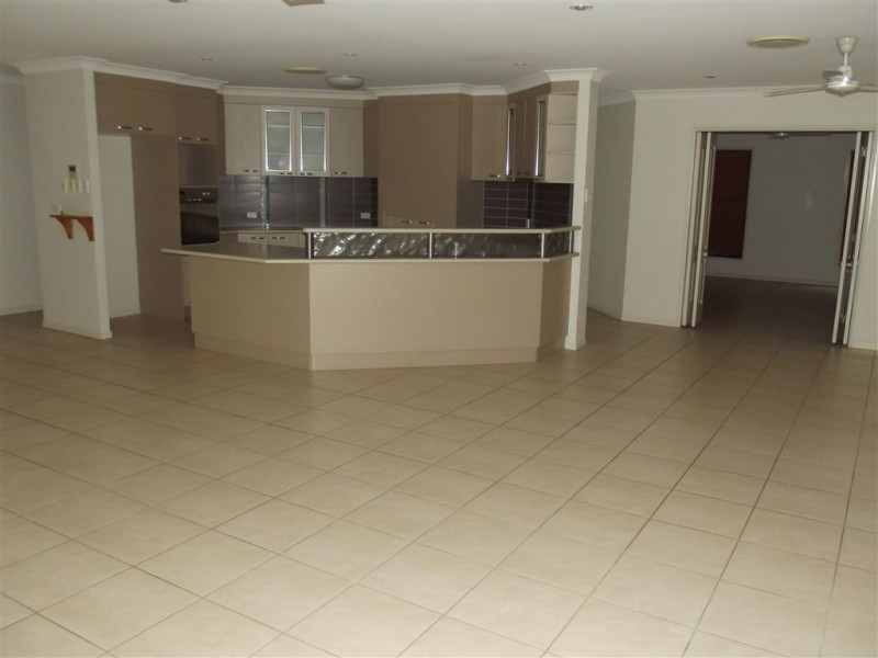 32 Monash Way, Ooralea QLD 4740