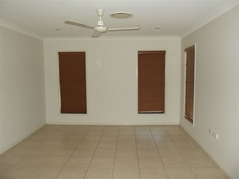 32 Monash Way, Ooralea QLD 4740