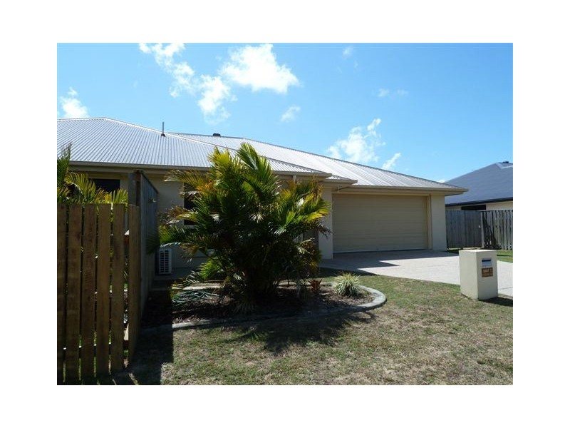 1/4 Coogee Terrace, Blacks Beach QLD 4740