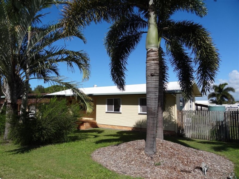 4 Hill End Road, Glenella QLD 4740