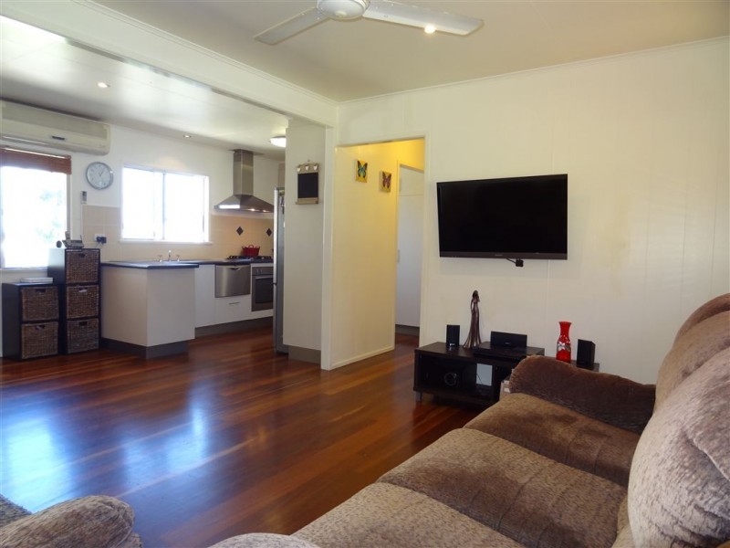 4 Hill End Road, Glenella QLD 4740