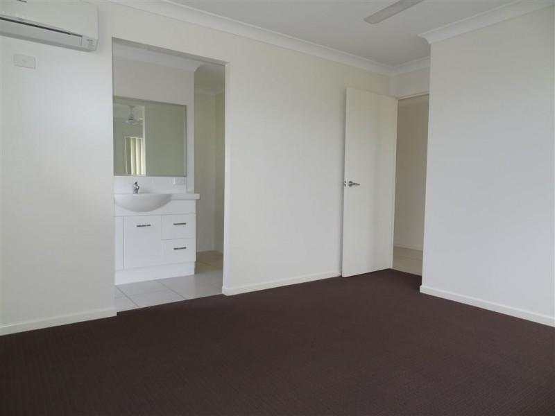 33 O’Neill Place, Marian QLD 4753