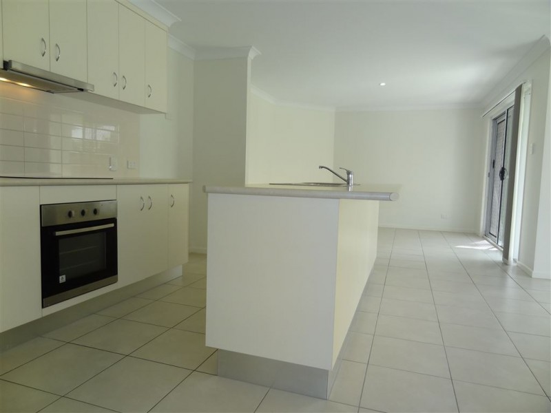 33 O’Neill Place, Marian QLD 4753