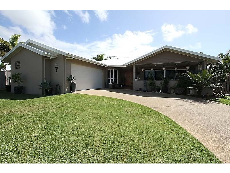 7 Portside Place, Shoal Point QLD 4750