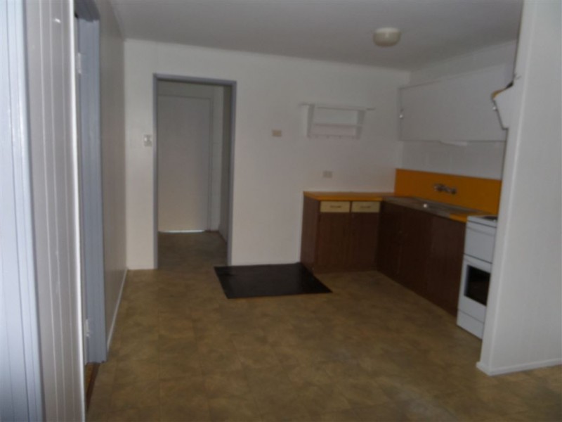 2/10 Cumberland Street, Slade Point QLD 4740