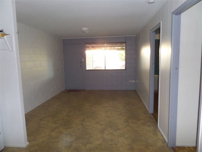 2/10 Cumberland Street, Slade Point QLD 4740