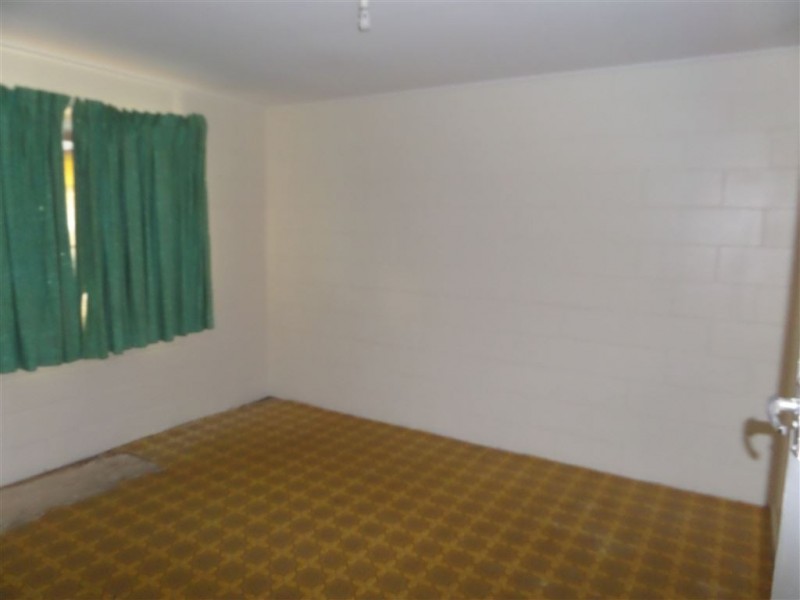 2/10 Cumberland Street, Slade Point QLD 4740