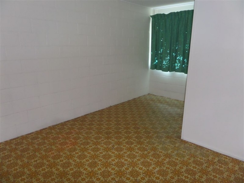 2/10 Cumberland Street, Slade Point QLD 4740