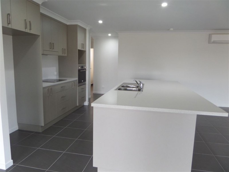 63 Hinze Circuit, Rural View QLD 4740