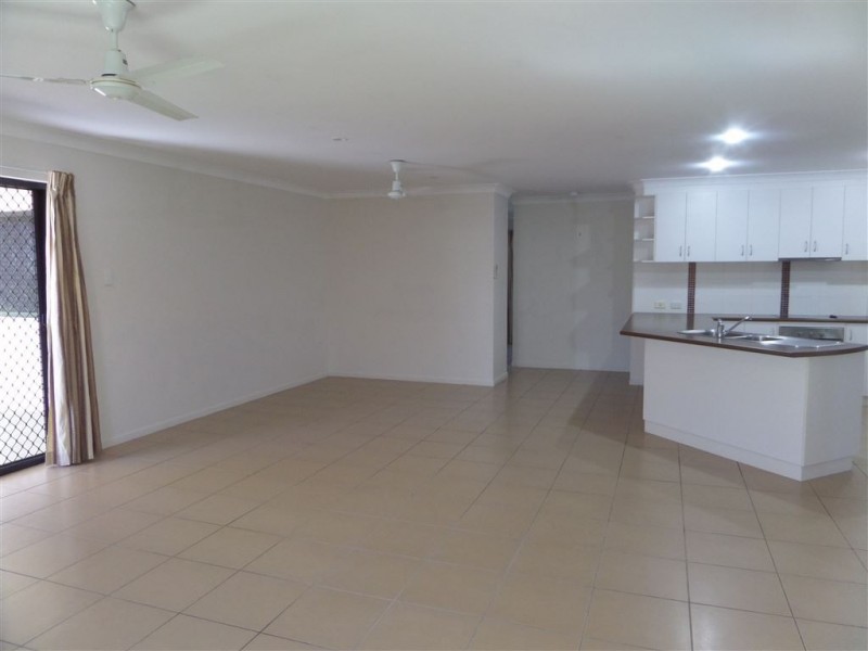 1 Hangan Street, Bucasia QLD 4750