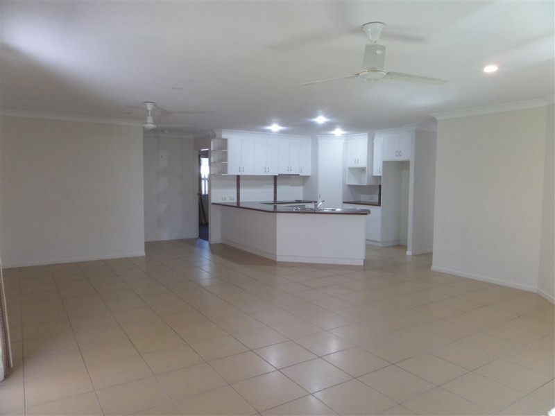 1 Hangan Street, Bucasia QLD 4750