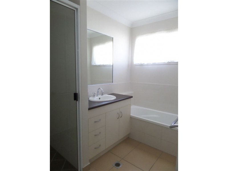 1 Hangan Street, Bucasia QLD 4750