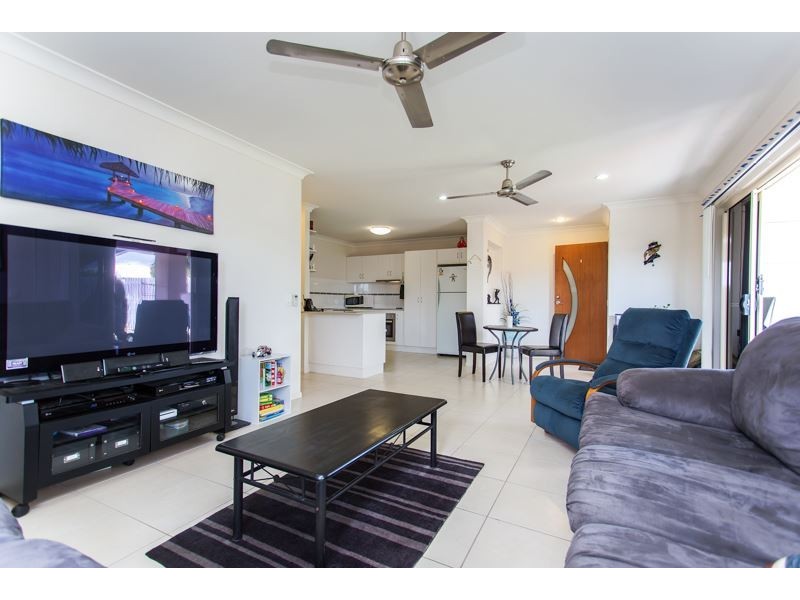 1/7 Whitehaven Drive, Blacks Beach QLD 4740