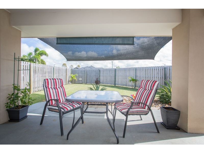 1/7 Whitehaven Drive, Blacks Beach QLD 4740