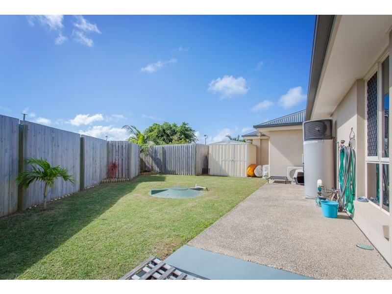 1/7 Whitehaven Drive, Blacks Beach QLD 4740