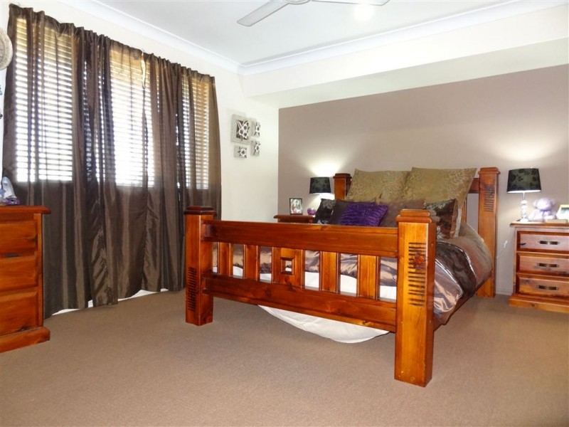 12 Theodore Crescent, Rural View QLD 4740