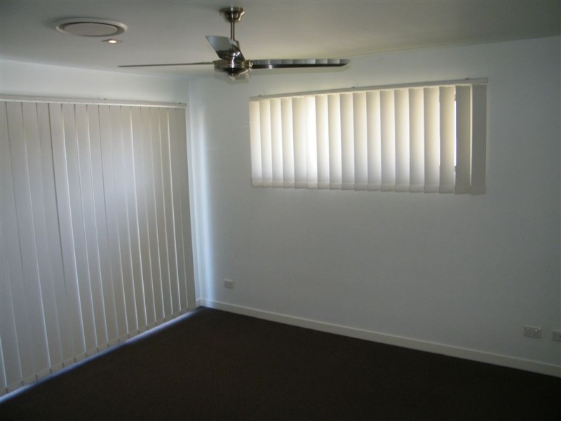 2/6 Belangason Way, Shoal Point QLD 4750