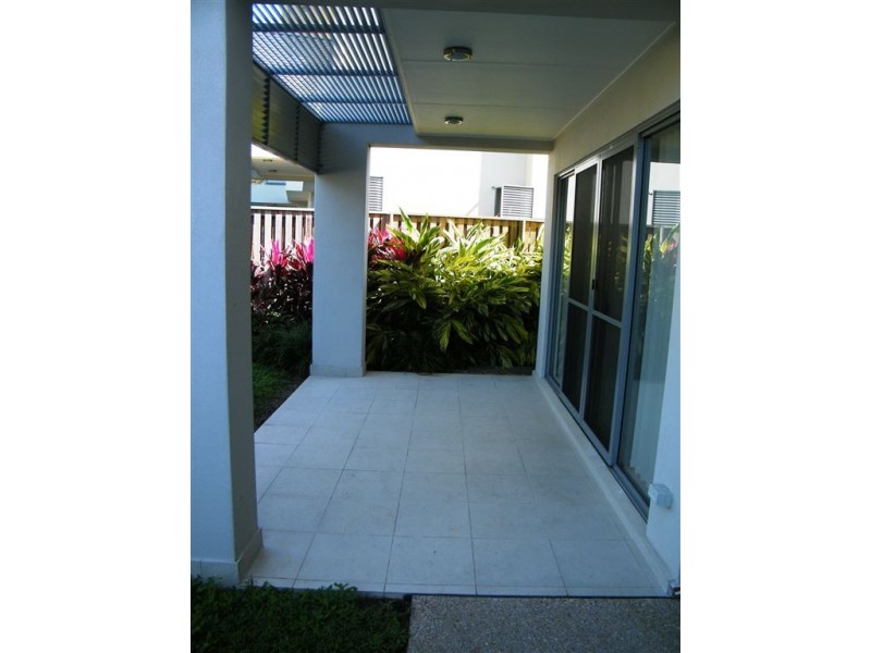 2/6 Belangason Way, Shoal Point QLD 4750