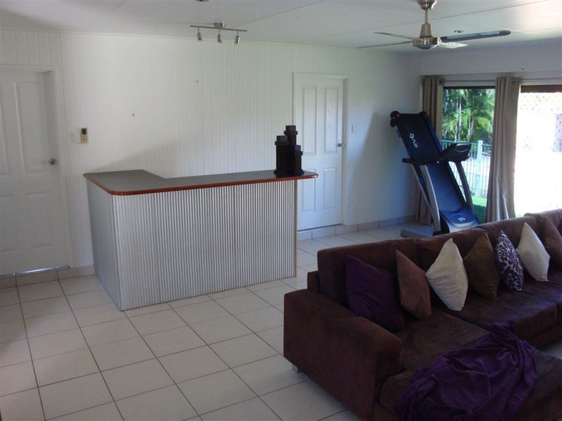 2 Leister Court, Bucasia QLD 4750