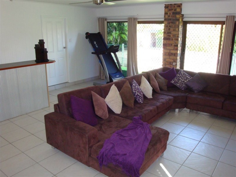 2 Leister Court, Bucasia QLD 4750