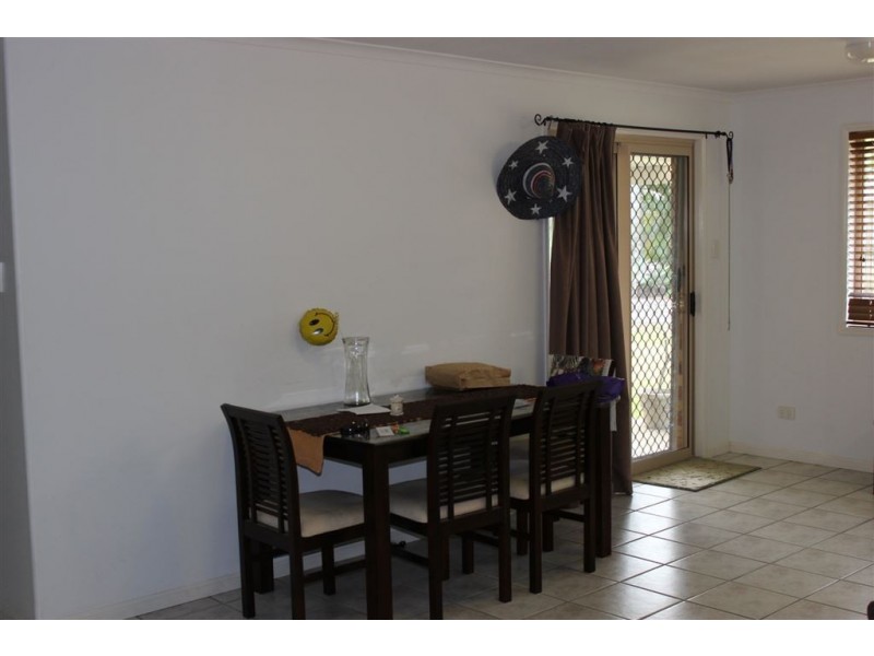 8 Abel Tasman Court, Rural View QLD 4740