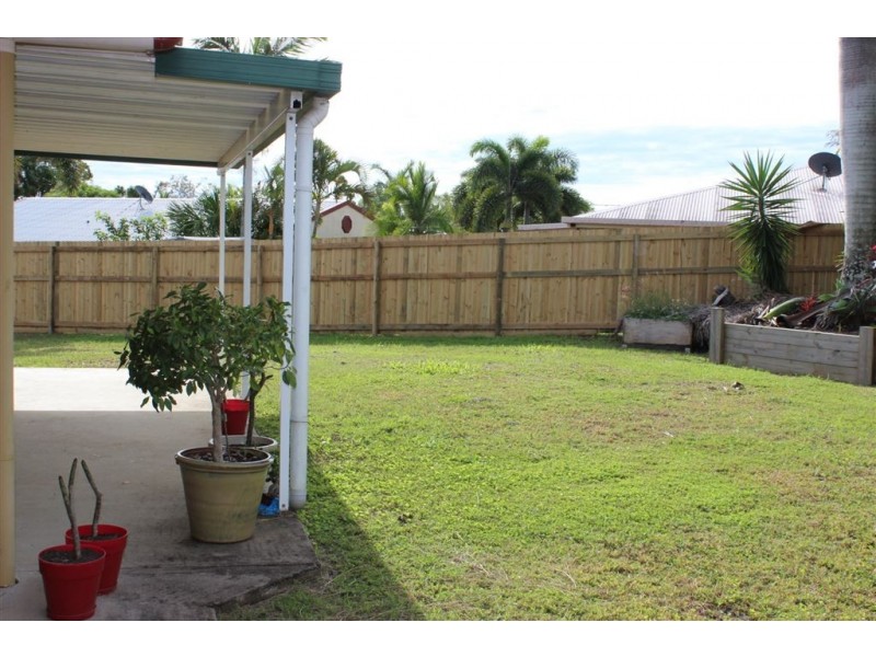 8 Abel Tasman Court, Rural View QLD 4740
