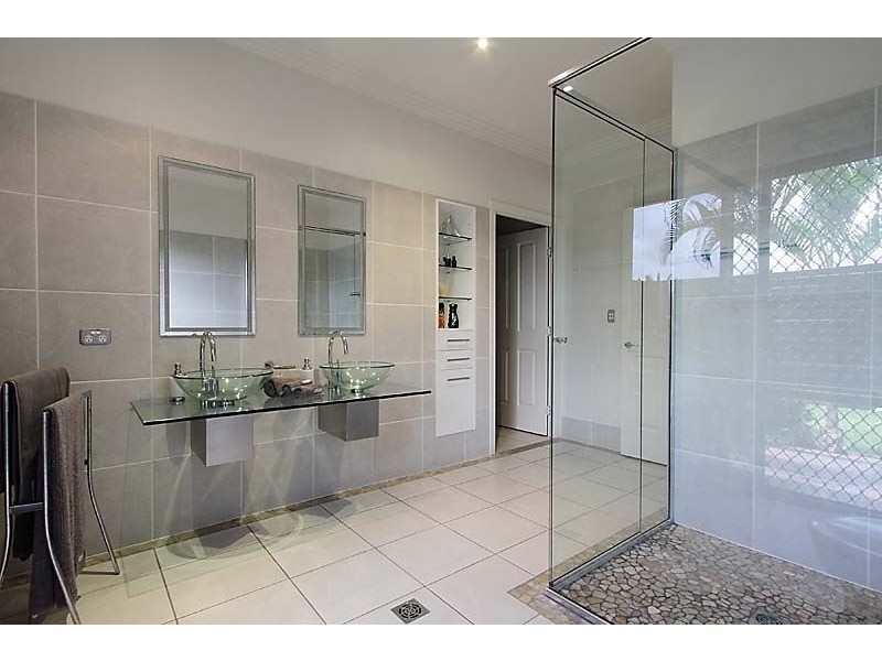 70 Gingham Street, Glenella QLD 4740