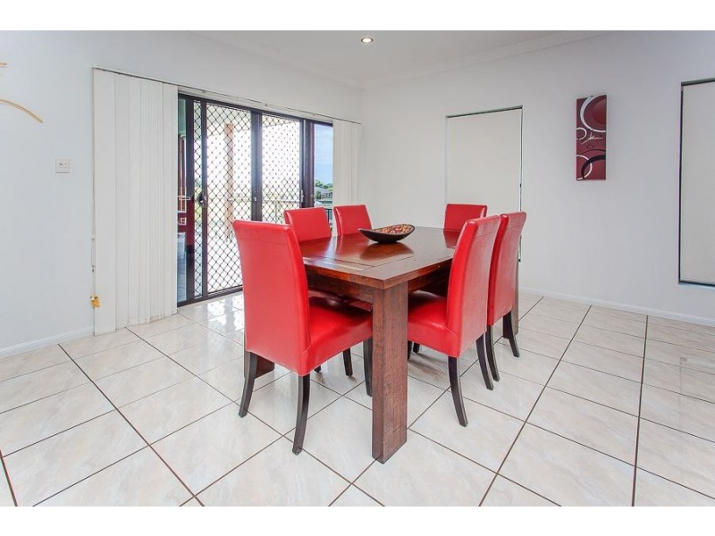 18 Herbert Way, Rural View QLD 4740