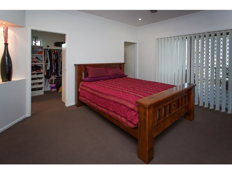 18 Herbert Way, Rural View QLD 4740