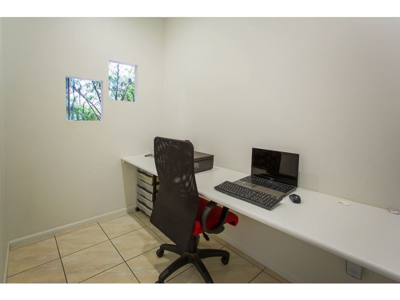 18 Herbert Way, Rural View QLD 4740