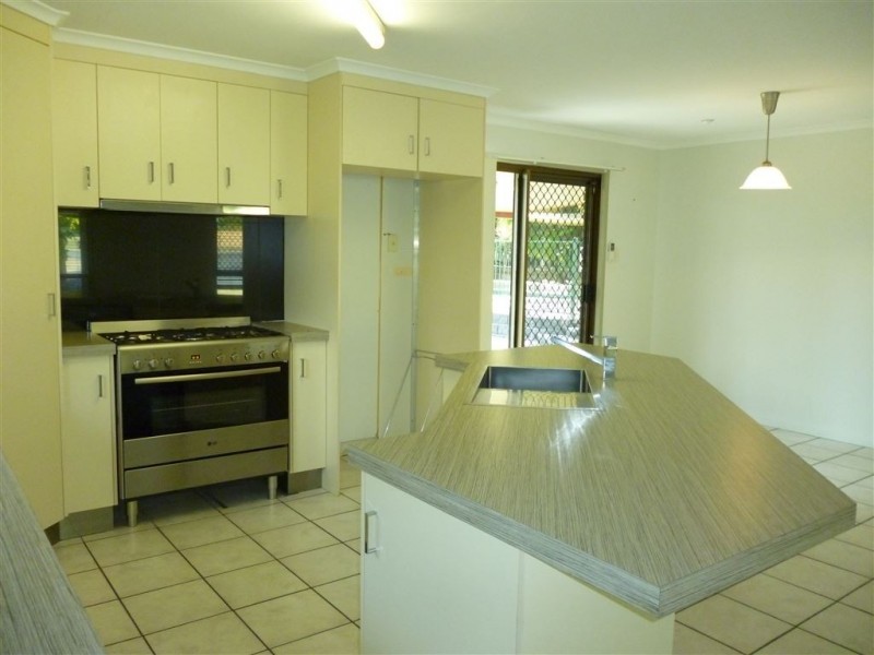 1 Cedar Court, Eimeo QLD 4740