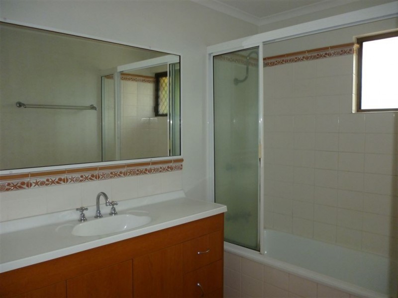 1 Cedar Court, Eimeo QLD 4740