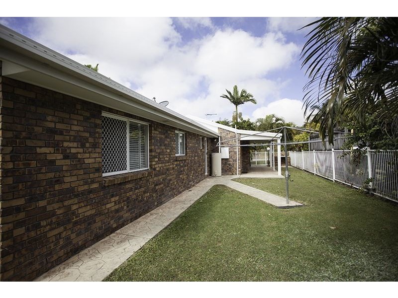12 Lochmaben Court, Beaconsfield QLD 4740