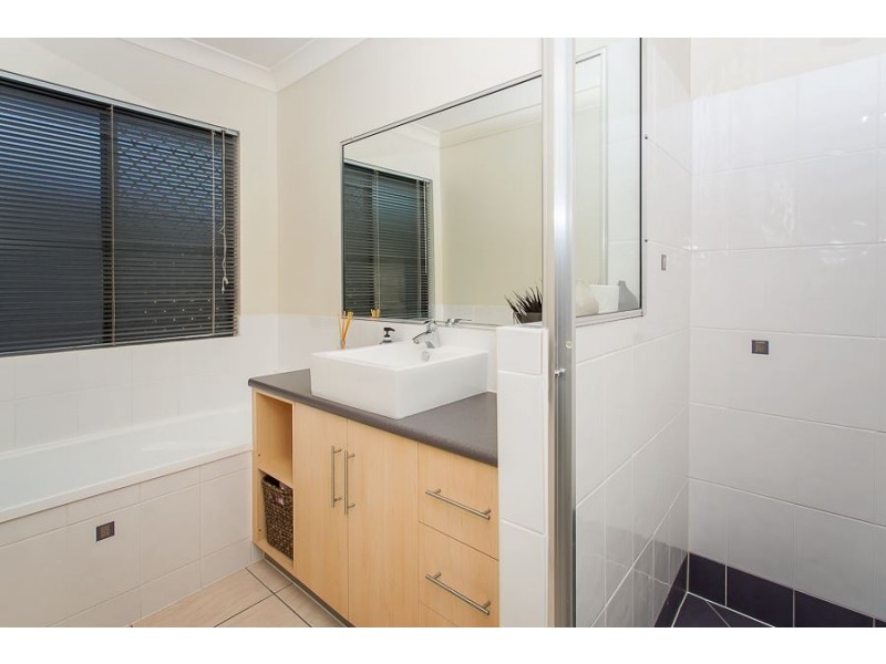 20 Cutfield Street, Glenella QLD 4740