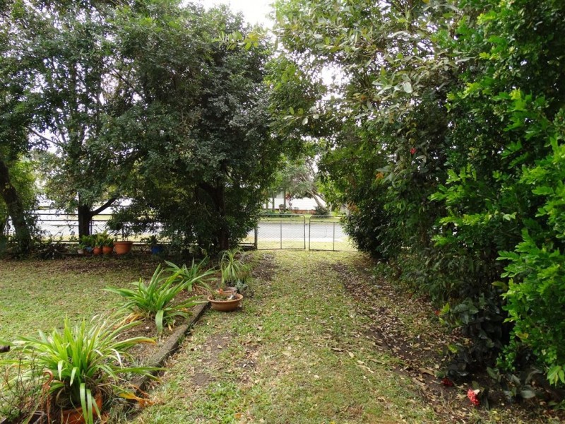 37 Adrian Street, West Mackay QLD 4740