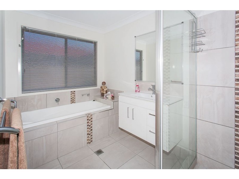 32 Hastings Street, Ooralea QLD 4740