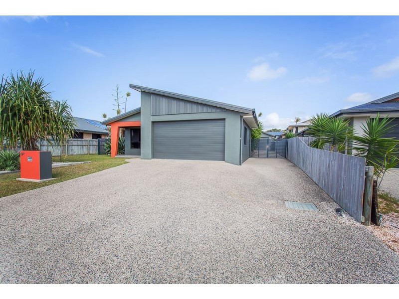97 Dawson Boulevard, Rural View QLD 4740