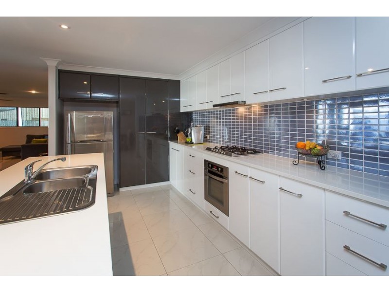 11 Vidar Crescent, Ooralea QLD 4740