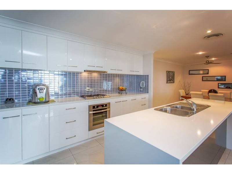 11 Vidar Crescent, Ooralea QLD 4740