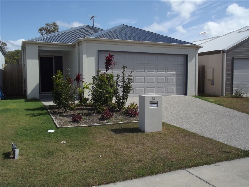 35 Scarborough Circuit, Blacks Beach QLD 4740
