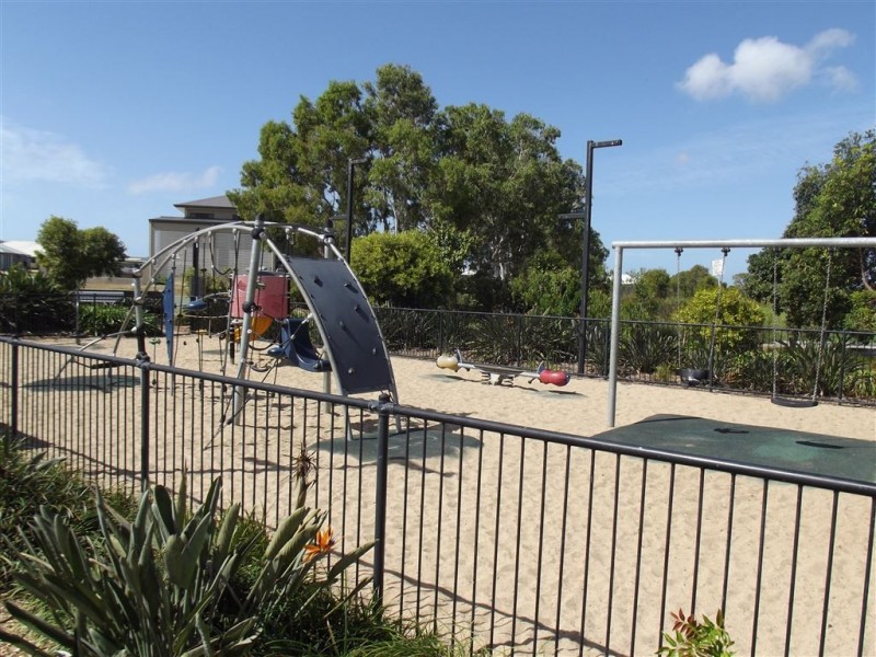35 Scarborough Circuit, Blacks Beach QLD 4740