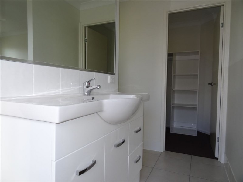 33 O’Neill Place, Marian QLD 4753